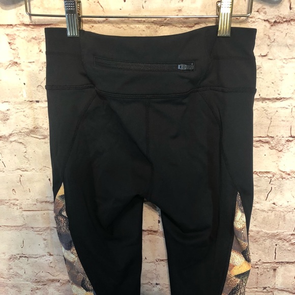 Athleta Asym Mesh Printed Leggings tight - Picture 4 of 6